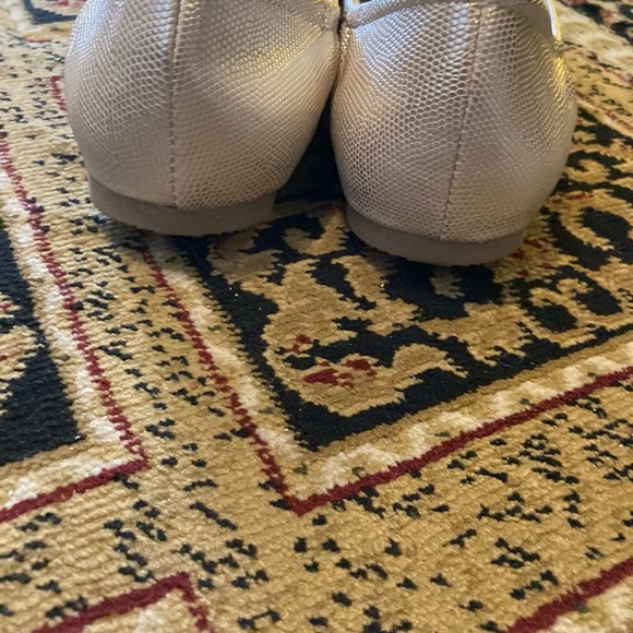 Chinese Laundry Golden Girl Women's Slip on Flats Size 10 New in the box - Picture 3 of 7
